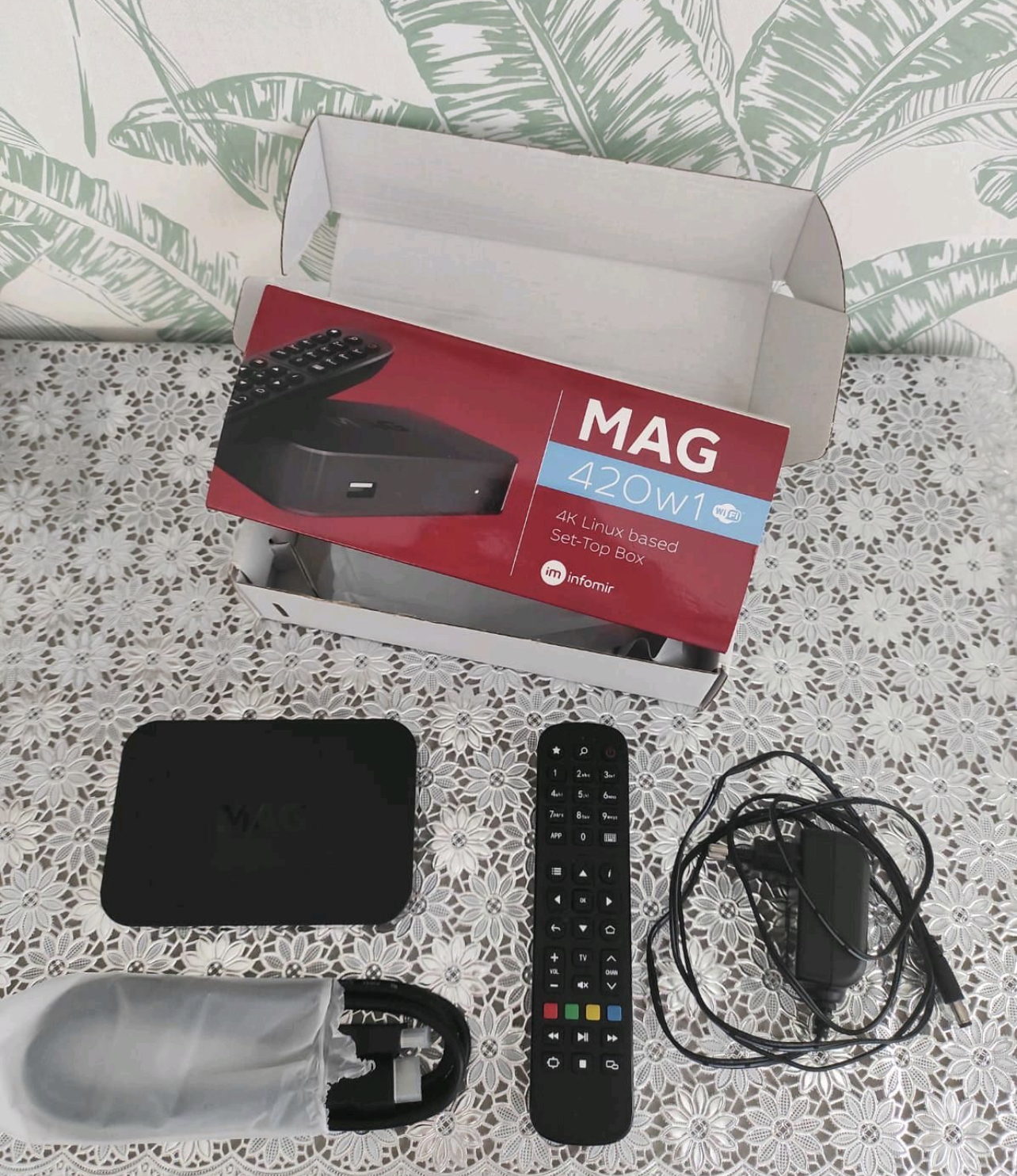 MAG 420w1 TV Box