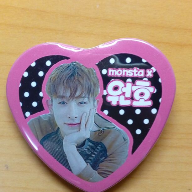 WONHO  can badge