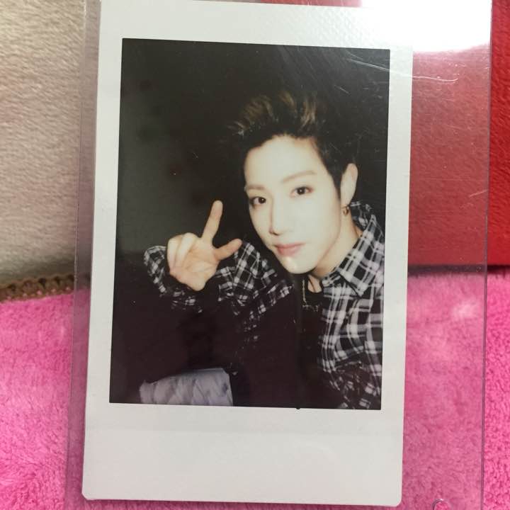 Mark polaroid