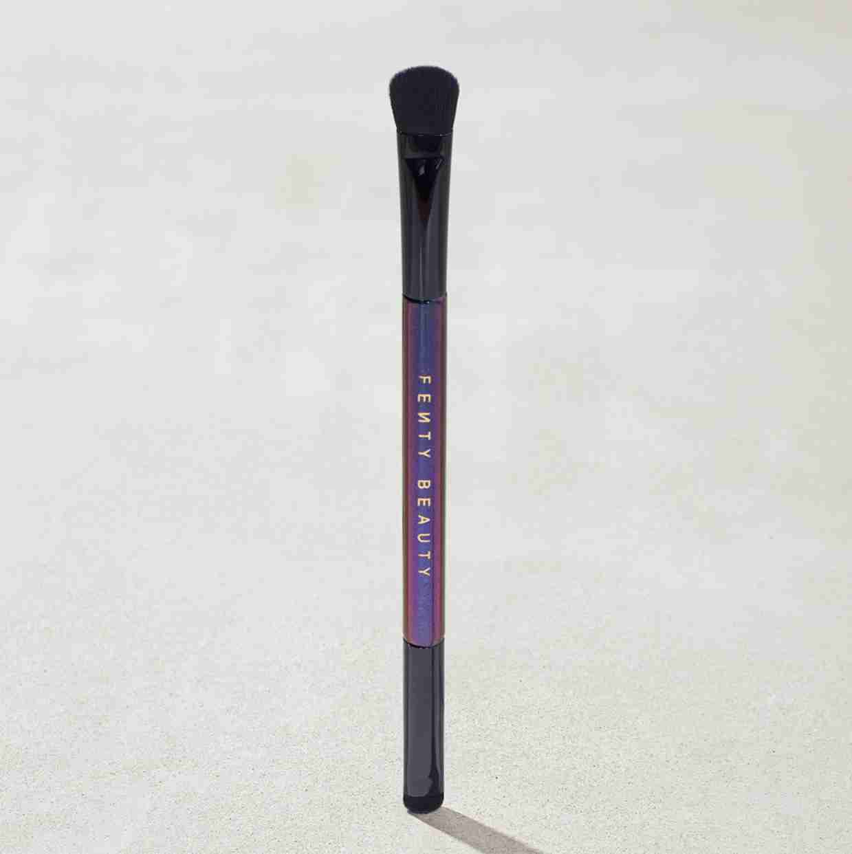 Galaxy 2-Way Eyeshadow Brush