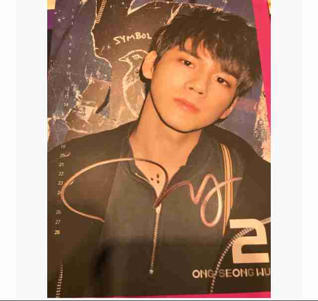 Seongwu signed calendar card