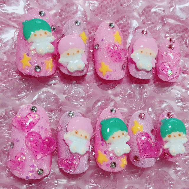 Twin stars nails