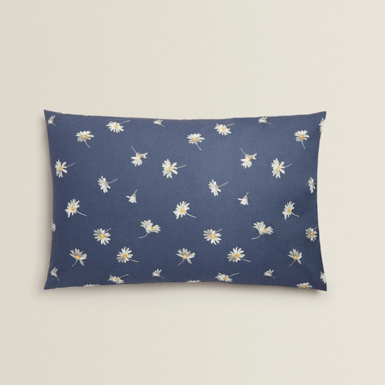 Daisy print pillowcase