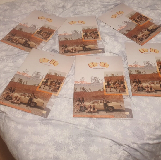 Uh Oh Photobook Album (No Photocard)