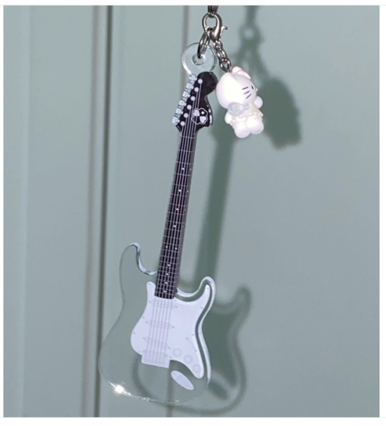 [Sanada] Clear guitar key ring