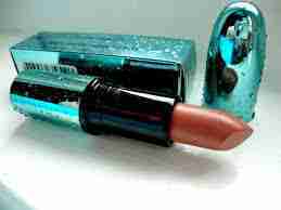 Alluring Aquatic Lipstick